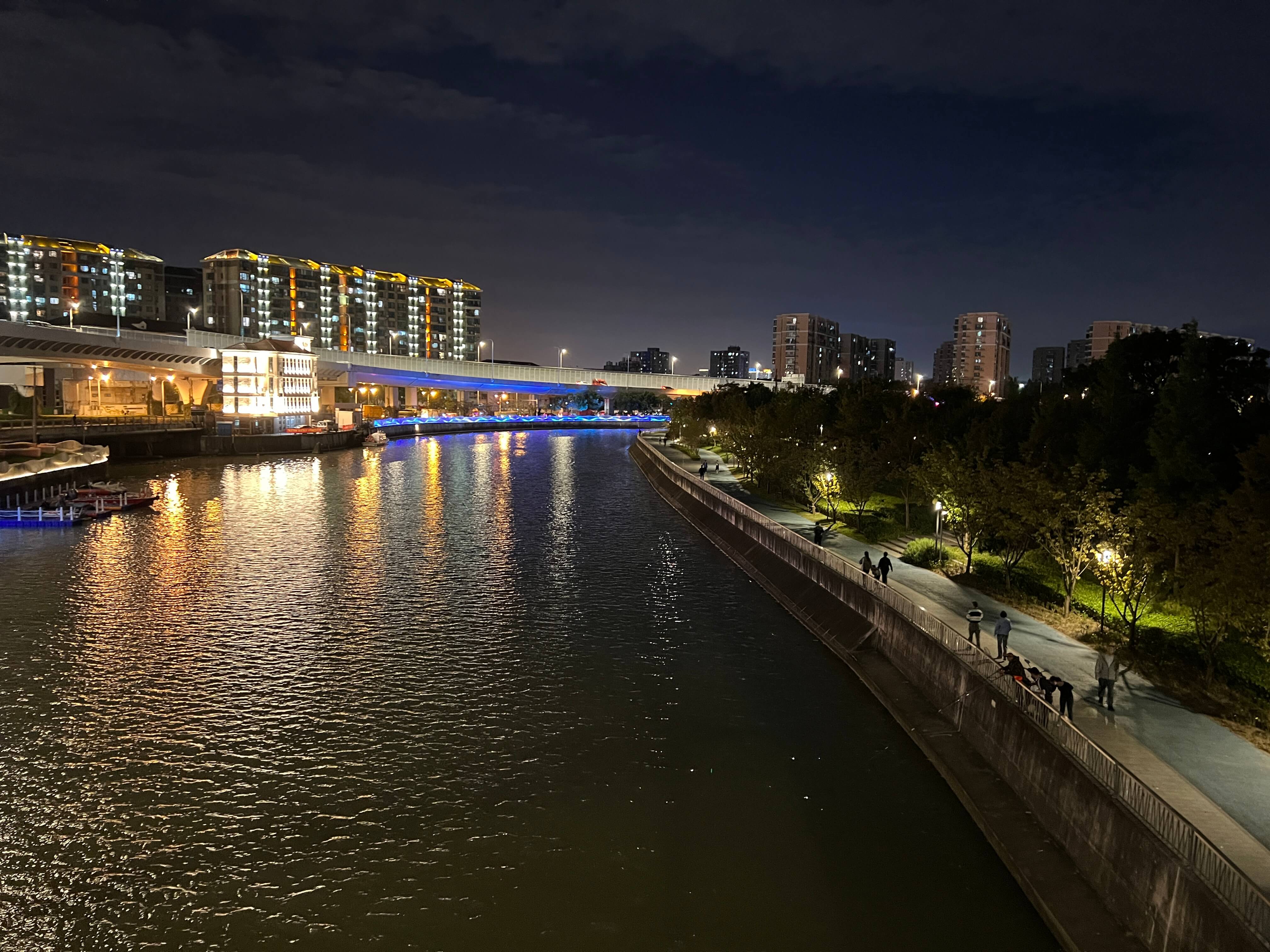 19苏州河夜景.JPG