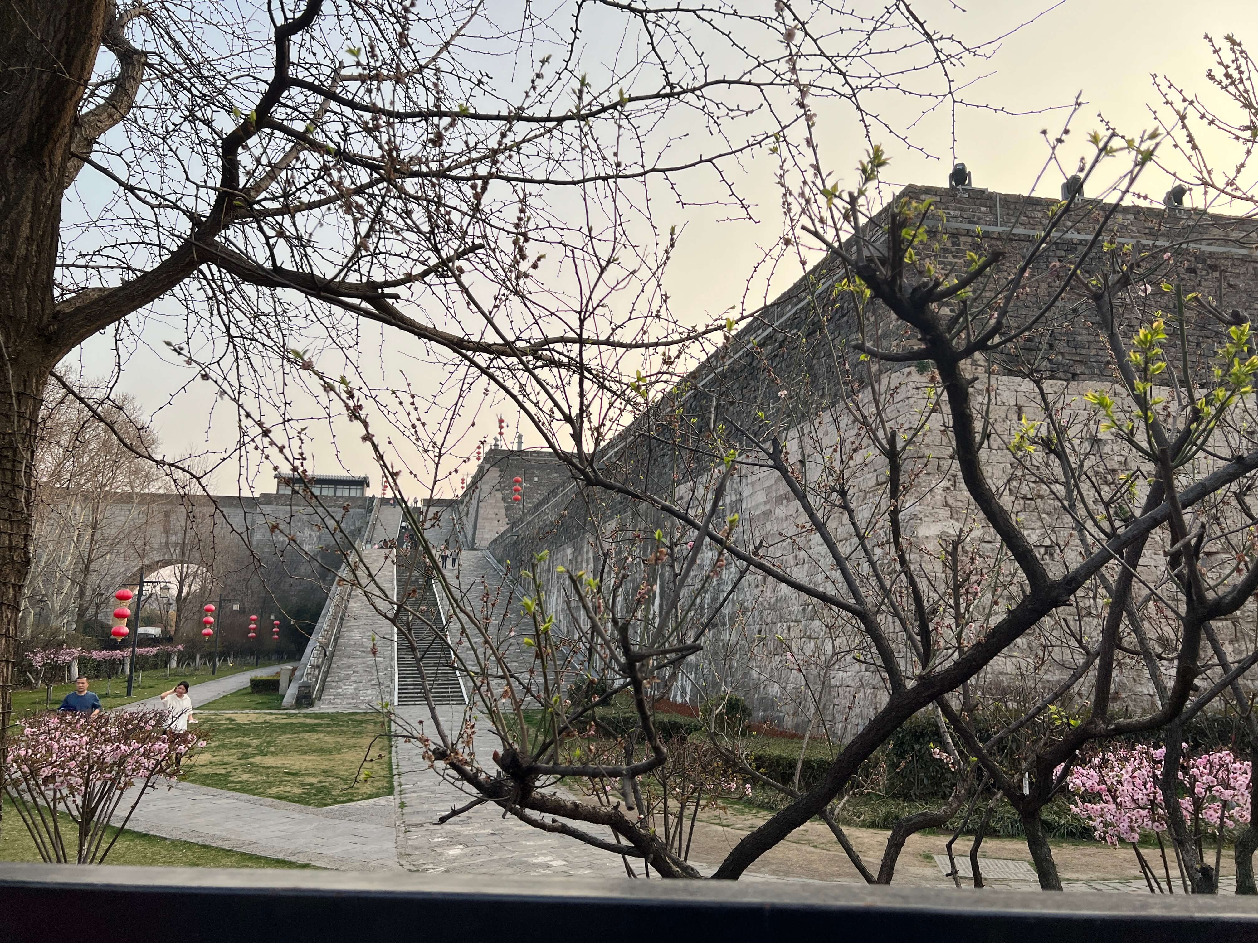 16_zhonghua_gate.JPG